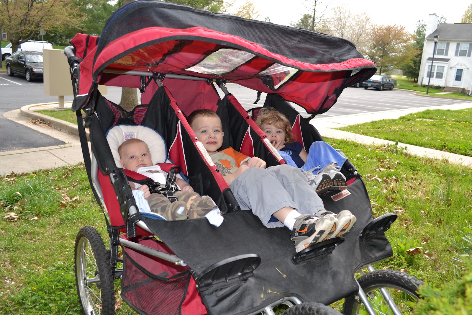 Triple Jogging Strollers – Which is the Best for 2023